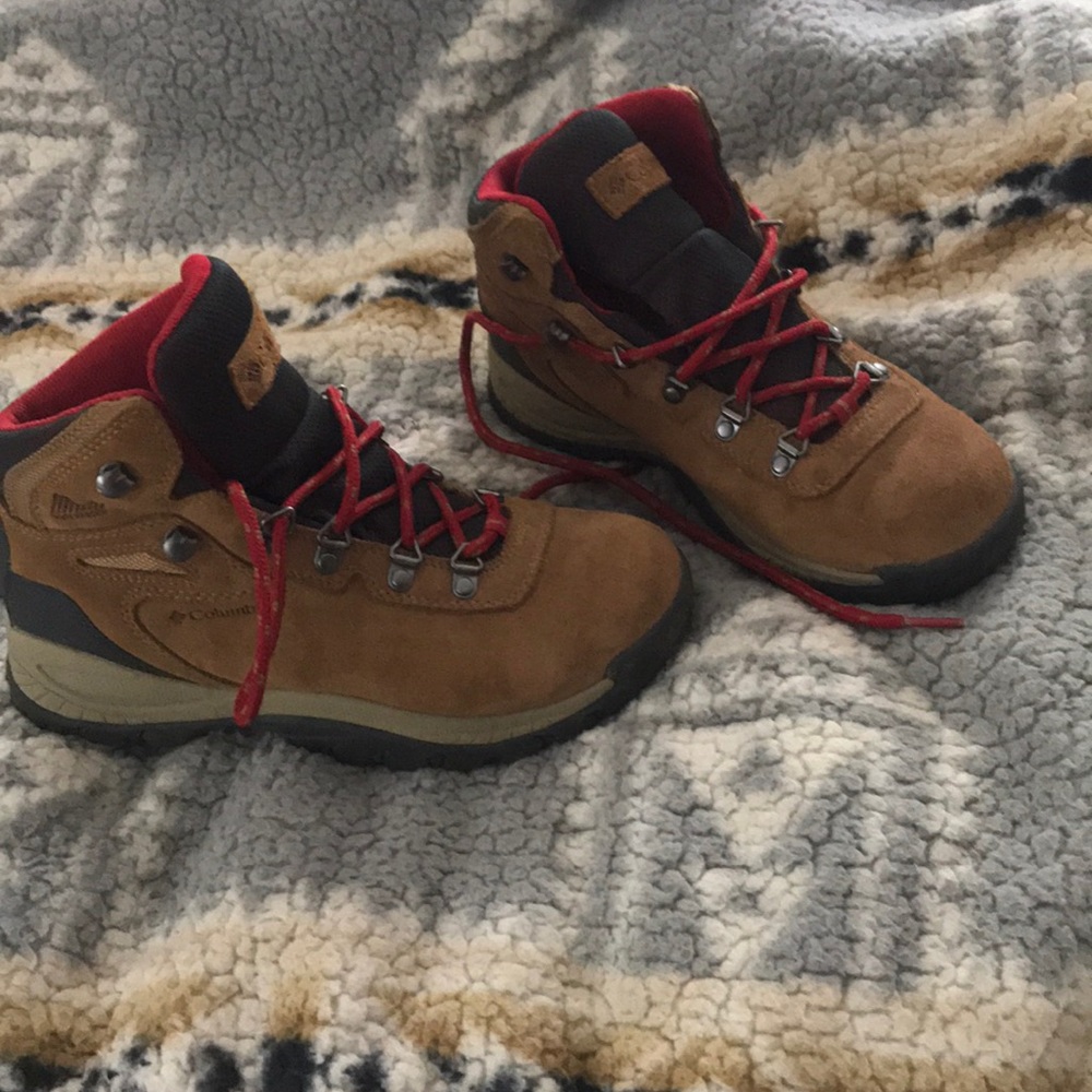 Columbia Hiking Boots 7.5
